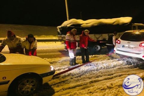 امدادرسانی به ۳۶ نفر حادثه‌دیده در برف و کولاک ایلام
