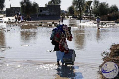 خدمت رسانی آستان قدس رضوی در ۳۵روستای سیل‌زده سیستان