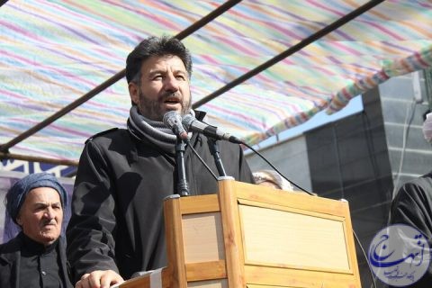 مردم با وجود مشکلات اقتصادی باز هم همچنان وفادار به انقلاب و آرمان آن هستند مردم با وجود مشکلات اقتصادی باز هم همچنان وفادار به انقلاب و آرمان آن هستند