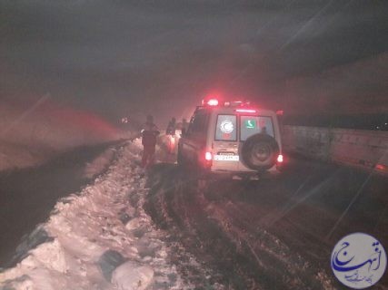 امداد رسانی به ۲۳۰ مسافر گرفتار در کولاک خراسان شمالی