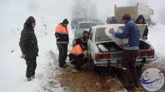 اعزام ۱۰ دستگاه اتوبوس شهرداری رشت به کمک مسافران در محاصره برف
