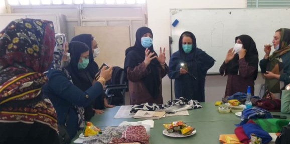 دانشکده مهارت و کارآفرینی دانشگاه آزاد اسلامی یزد کارگاه آموزش خیاطی برگزار کرد