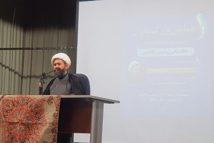 فمینیست‌ها، استفاده ابزاری از زن را ترویج می‌کنند