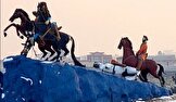 طالبان مجمسه اسبها را در شهر مزار شریف تخریب کردند