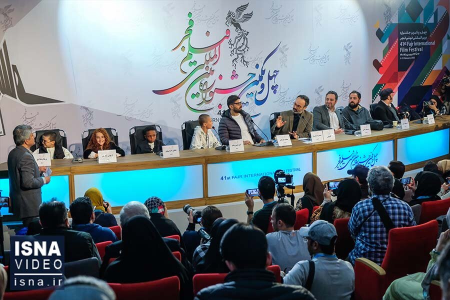 ویدیو / «کاپیتان» با ۴ اشکال فنی به اکران اول رسید