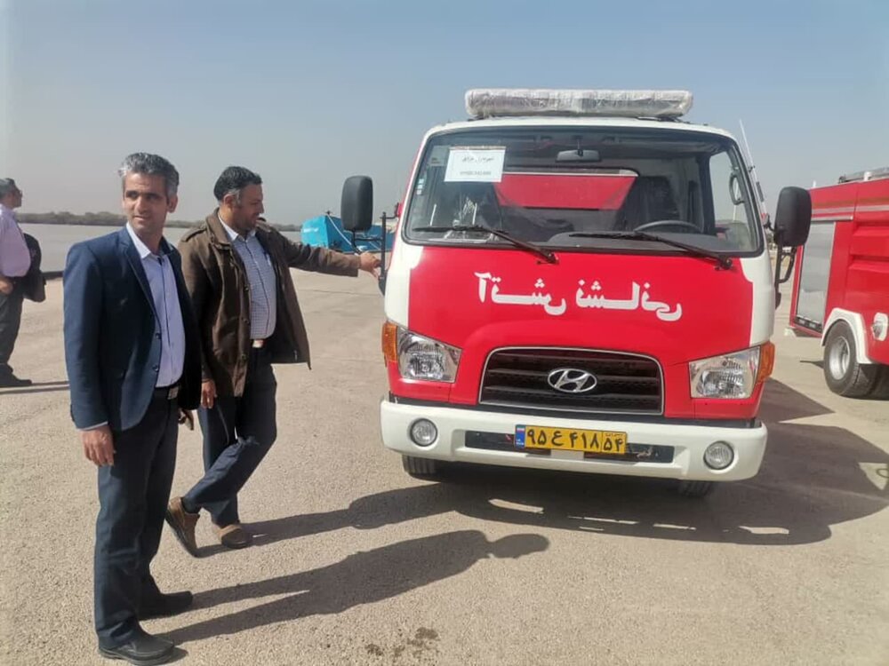 تجهیز شهر خرانق استان یزد به خــودروی آتــــش نــشــــان نیمه سنگین