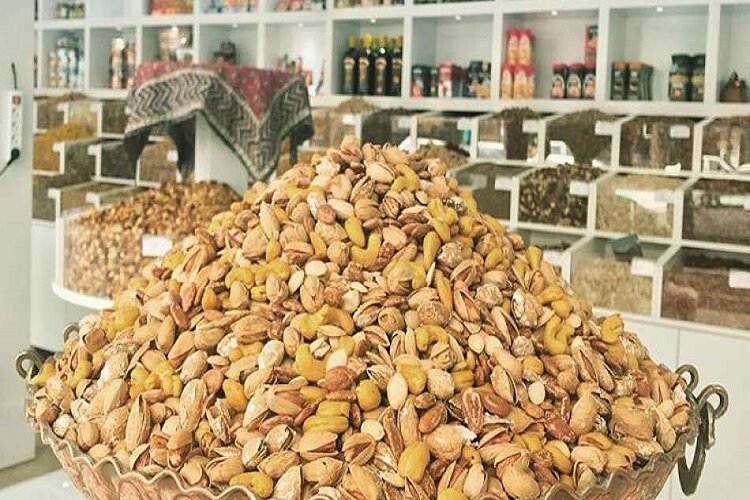 میزان خرید آجیل شب عید در بجنورد کاهش پیدا کرده است