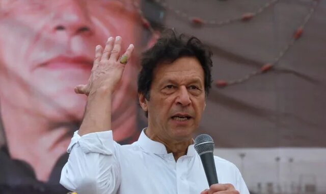 عمران خان دست‌کم ۴-۵ روز در بازداشت می‌ماند