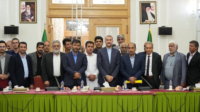 رایزنی نخبگان استان سیستان و بلوچستان با وزیر خارجه