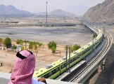 یک تاجر سعودی: ارتباط ریلی عربستان سعودی به ایران در دست مطالعه است / این خط ریلی از کویت و عراق عبور خواهد کرد / یک مقام ارشد در خلیج فارس: برای سرمایه گذاری اعراب در ایران، بخاطر تحریمها نمیتوانیم کار مهمی انجام دهیم
