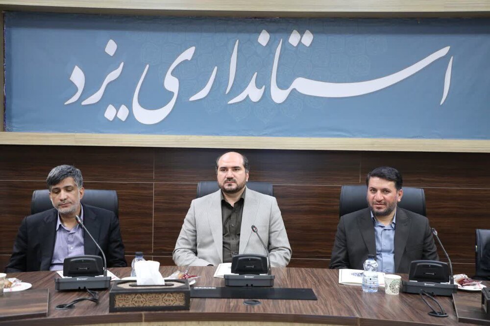 دولت پروژه انتقال آب به یزد و فلات مرکزی را اجرا میکند
