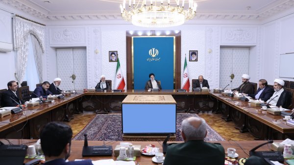 مطالبه عمومی از مسئولان، مقابله با حیازدایی از جامعه اسلامی است