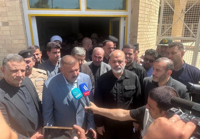 وزیر کشور عراق: تردد در مرز خسروی ۲۴ ساعته خواهد بود / ۱۲۰ گیت در منذریه آماده شد وزیر کشور عراق: تردد در مرز خسروی ۲۴ ساعته خواهد بود / ۱۲۰ گیت در منذریه آماده شد