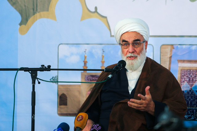 محمدی گلپایگانی: امروز بیشترین حمله متوجه رهبر انقلاب است