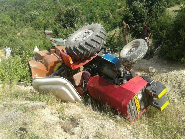 واژگونی تراکتور در روستای «پسیندره» بجنورد، جان ۴ نفر را گرفت