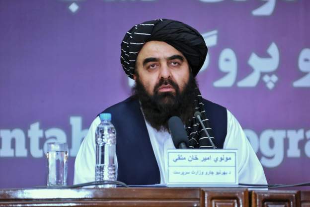 وزیر خارجه طالبان: بیش از ۳۵۰۰ زندانی افغان در خارج را آزاد کرده‌ایم