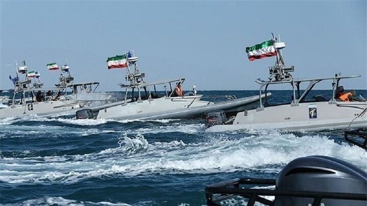 رزمایش اقتدار؛ نمایش آمادگی ایران برای دفاع از جزایر سه گانه رزمایش اقتدار؛ نمایش آمادگی ایران برای دفاع از جزایر سه گانه