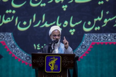 حاجی صادقی: نباید اجازه دهیم دشمن قله های فکری جوانان را تصاحب کند