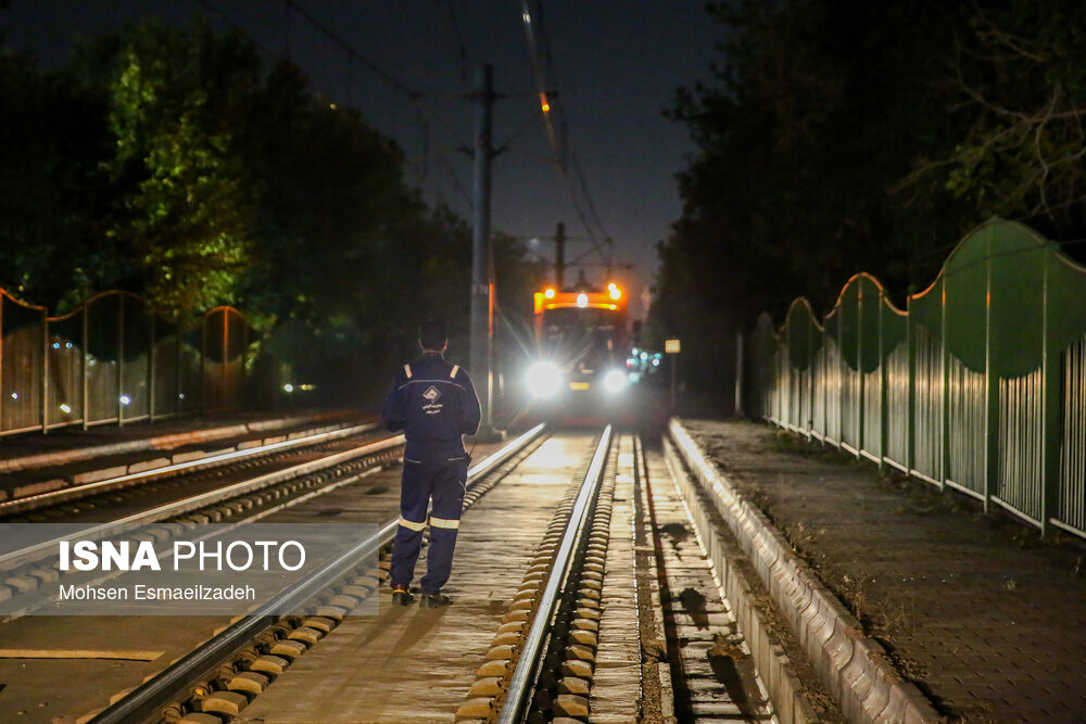 قطار تهران – مشهد با لکوموتیو جایگزین به حرکت ادامه داد