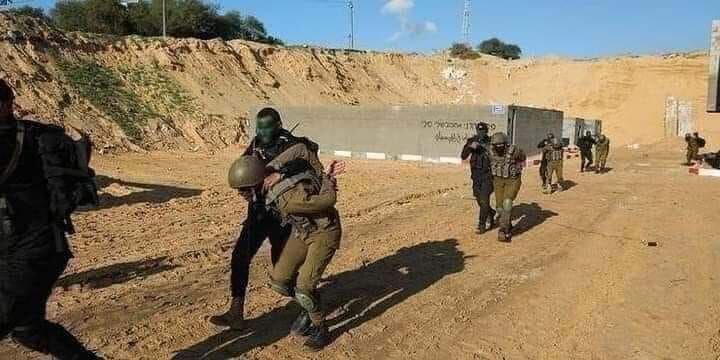 تلویزیون اسرائیل: ۱۲۳ اسیر و ۱۳ جسد اسرائیلی همچنان نزد حماس است