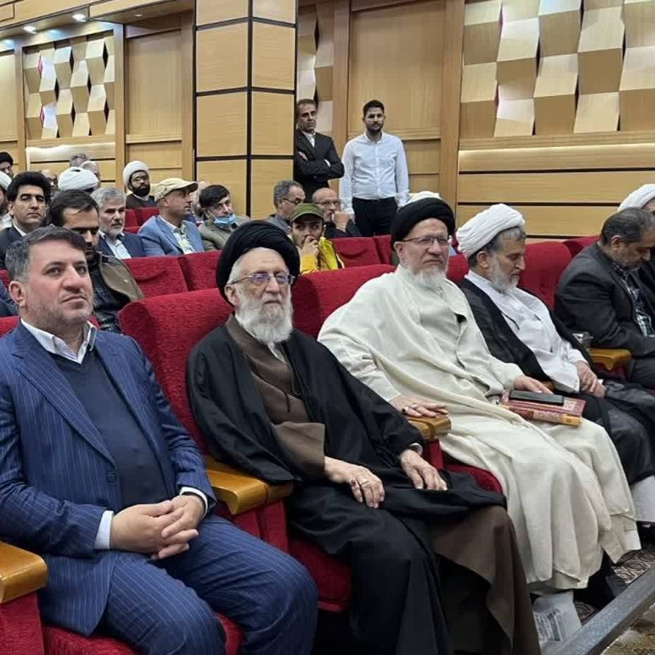 حضور حجت الاسلام سید محمد محسن دعایی در مراسم اختتامیه اولین کنفرانس ملی نهجالبلاغه در یزد حضور حجت الاسلام سید محمد محسن دعایی در مراسم اختتامیه اولین کنفرانس ملی نهجالبلاغه در یزد