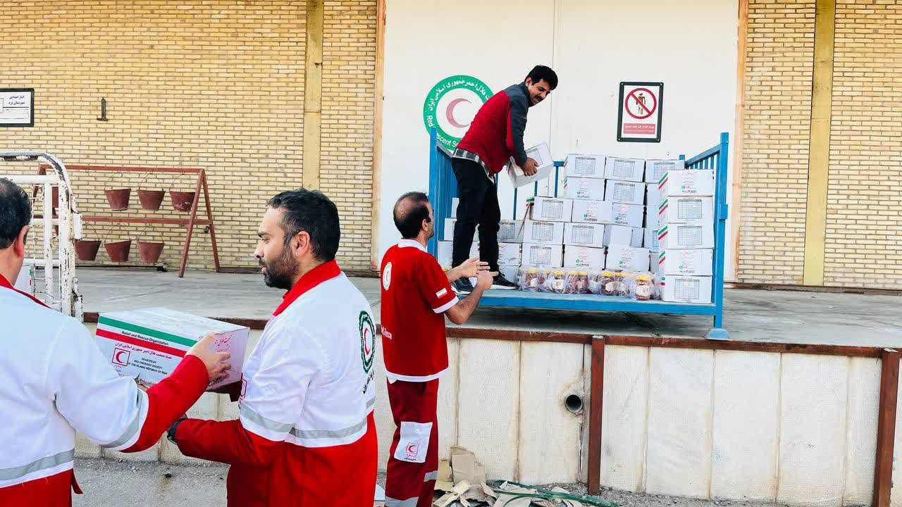 اعزام ۸ تیم عملیاتی هلال‌ احمر یزد به مناطق سیل زده سیستان‌ و بلوچستان / ارسال ۹۰۰ بسته معیشتی ۷۲ ساعته 