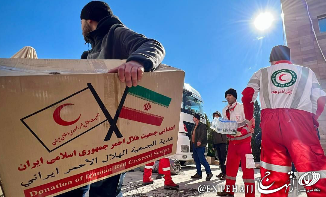 ادامه فعالیت پایگاههای هلال احمر برای جمعآوری کمکهای مردمی به غزه و لبنان در استان یزد / کمک ۷۵ میلیونی بافقی ها به غزه و لبنان ادامه فعالیت پایگاههای هلال احمر برای جمعآوری کمکهای مردمی به غزه و لبنان در استان یزد / کمک ۷۵ میلیونی بافقی ها به غزه و لبنان