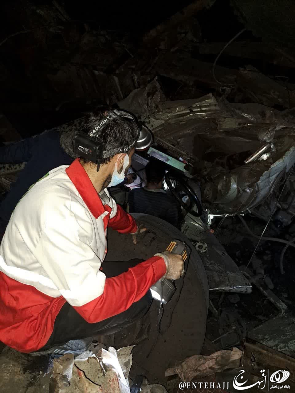 سقوط کامیون در دره عامل فوت یک کارگر معدن در بهاباد