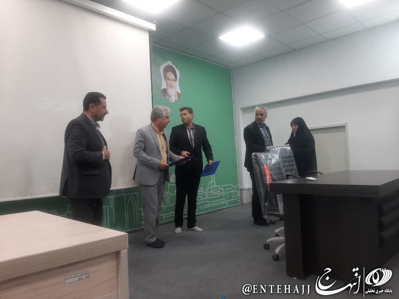 تقدیر مدیریت تعاون روستایی استان یزد از شهرستان های برتر بر اساس ارزیابی عمکرد 9 ماهه سال 1403 تقدیر مدیریت تعاون روستایی استان یزد از شهرستان های برتر بر اساس ارزیابی عمکرد ۹ ماهه سال ۱۴۰۳