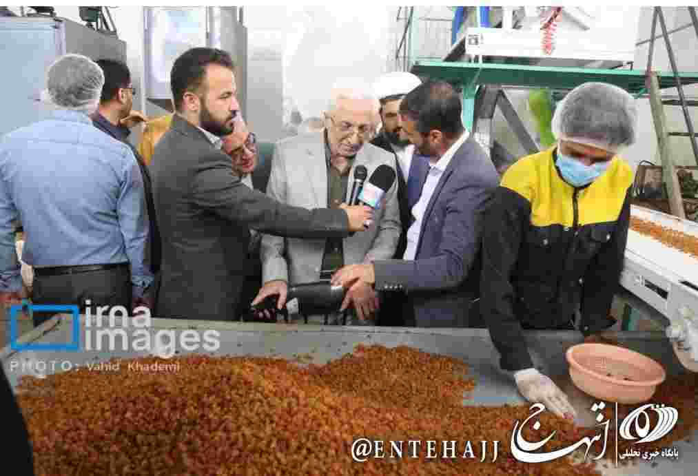 بررسی مشکلات تولیدکنندگان فاروج با حضور استاندار خراسان شمالی